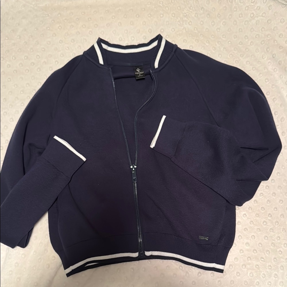 Skechers sweater